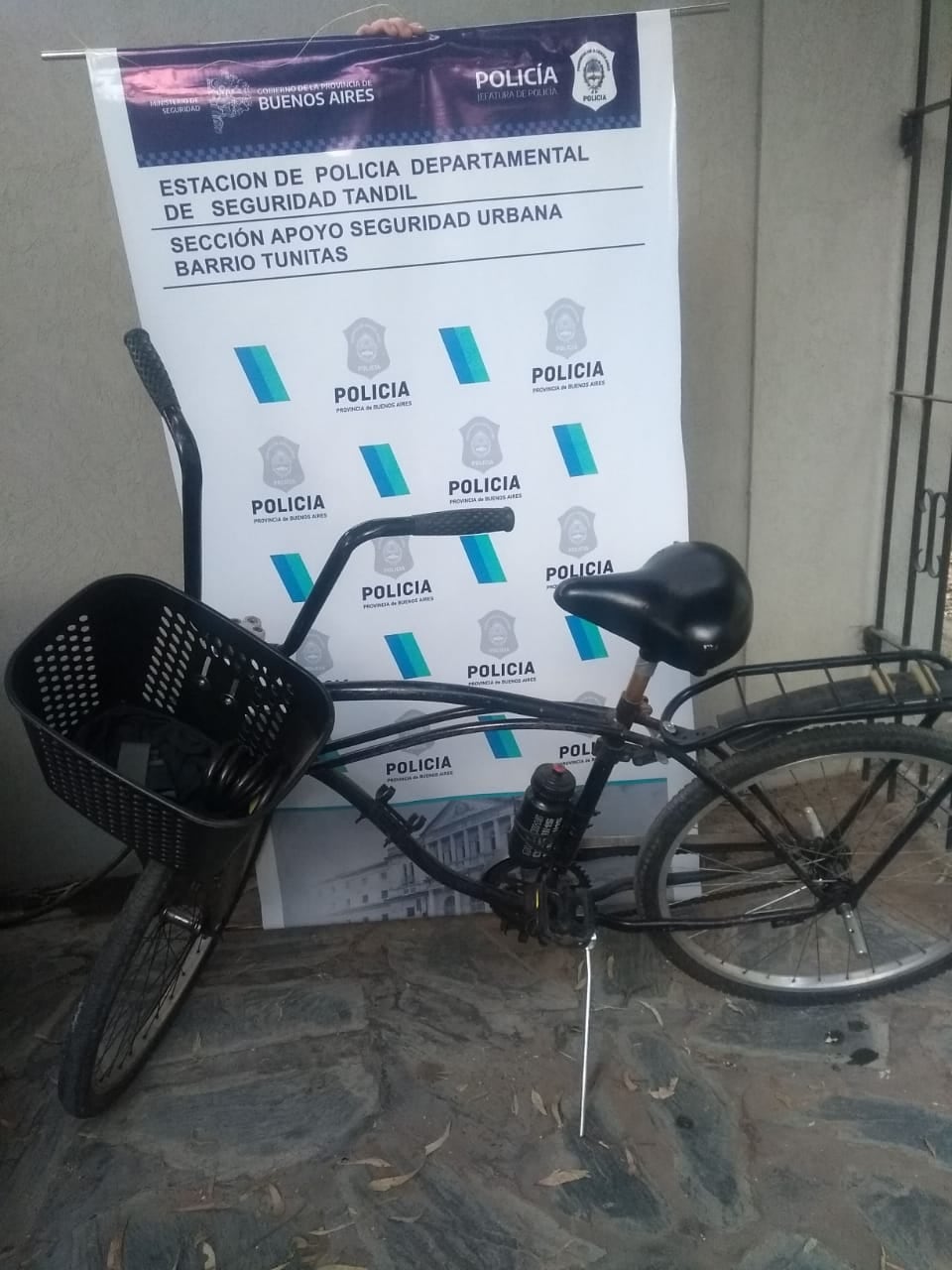 Detuvieron a un joven de 16 años que robó dos bicicletas.