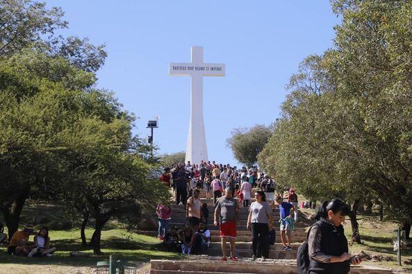 Vía Crucis en el Cerro de la Cruz.