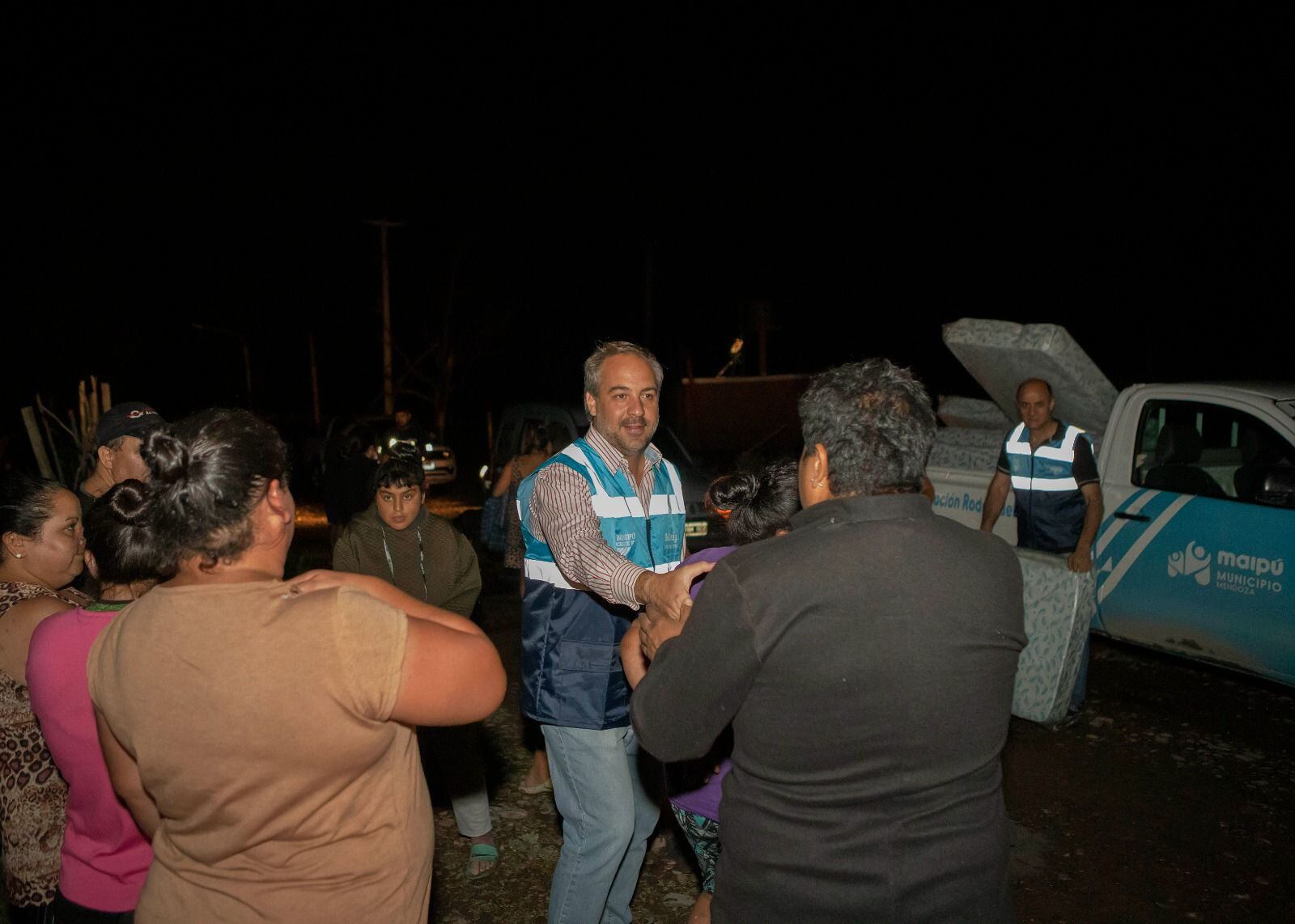 Matías Stevanato recorrió las zonas afectadas por la tormenta en Maipú.