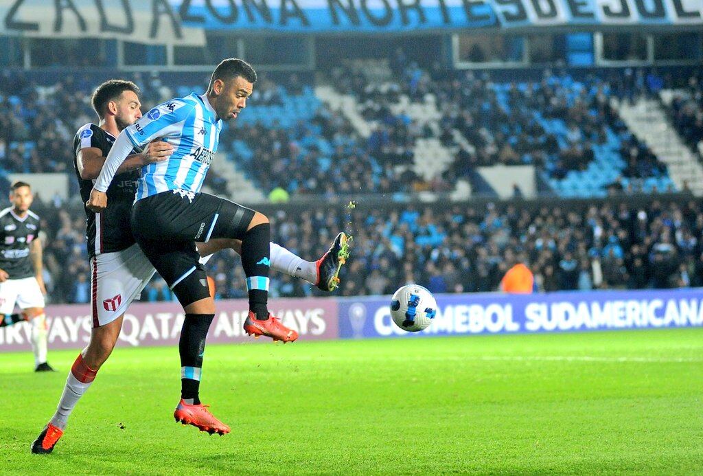 Racing quedó eliminado de la Copa Sudamericana tras perder 1 a 0 ante River de Uruguay.