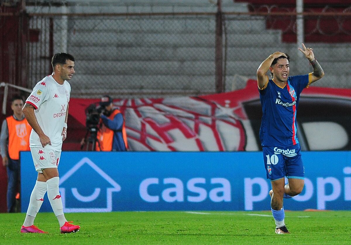 Otro golazo en Primera del enganche que Talleres cedió a préstamo a Arsenal