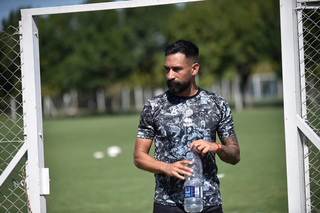 Ariel Rojas Entrenamiento de Belgrano en Villa Esquiú ( Ramiro Pereyra / La Voz)