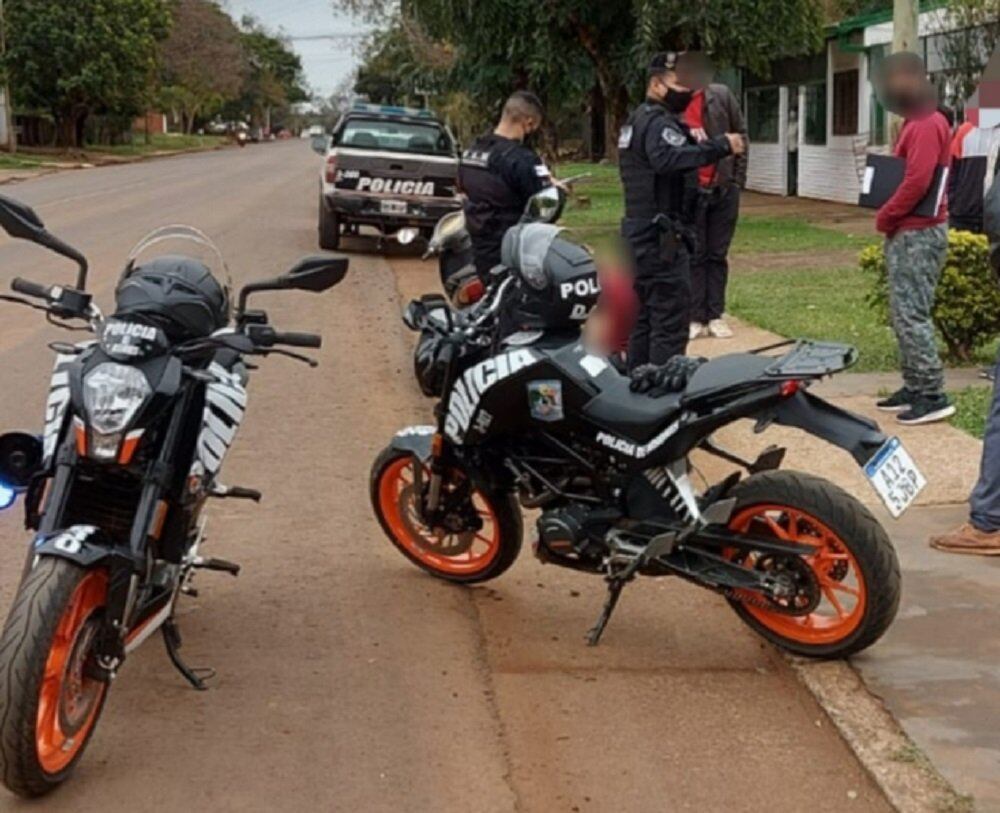 Efectivos policiales detuvieron a un presunto “narcodelivery” en Posadas.