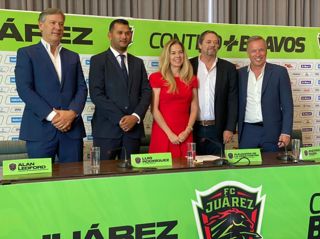 Andrés Fassi y los directivos del FC Juárez de México. (Prensa FC Juárez).