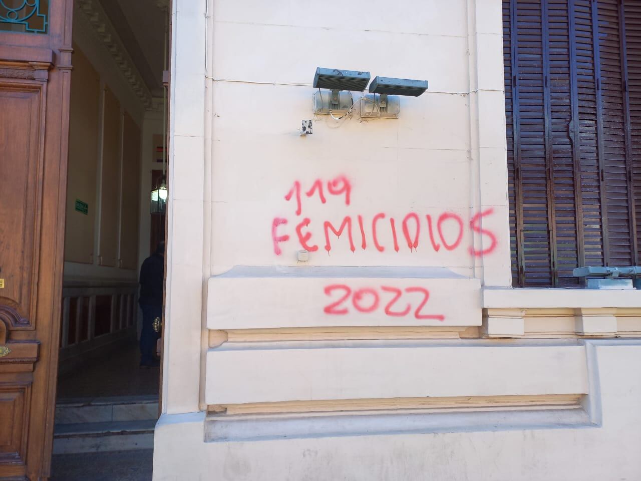 Vandalismo tras la manifestación "Ni Una Menos" en San Luis