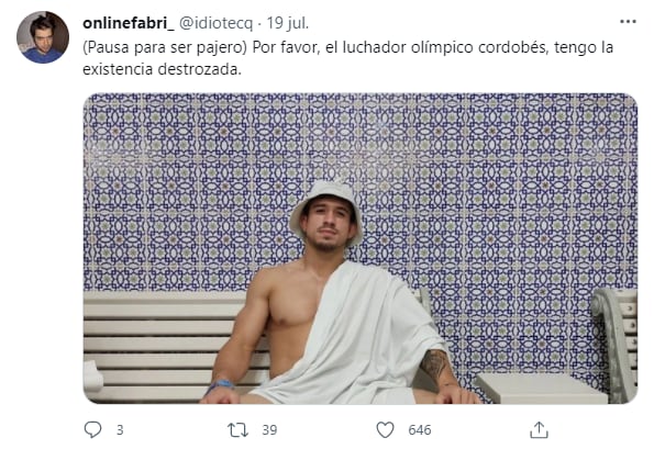 El usuario @idiotecq reposteó la foto de Destribats con un comentario subido de tono