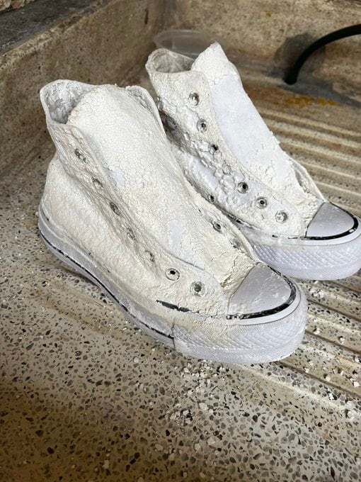 El truco viral para blanquear las zapatillas