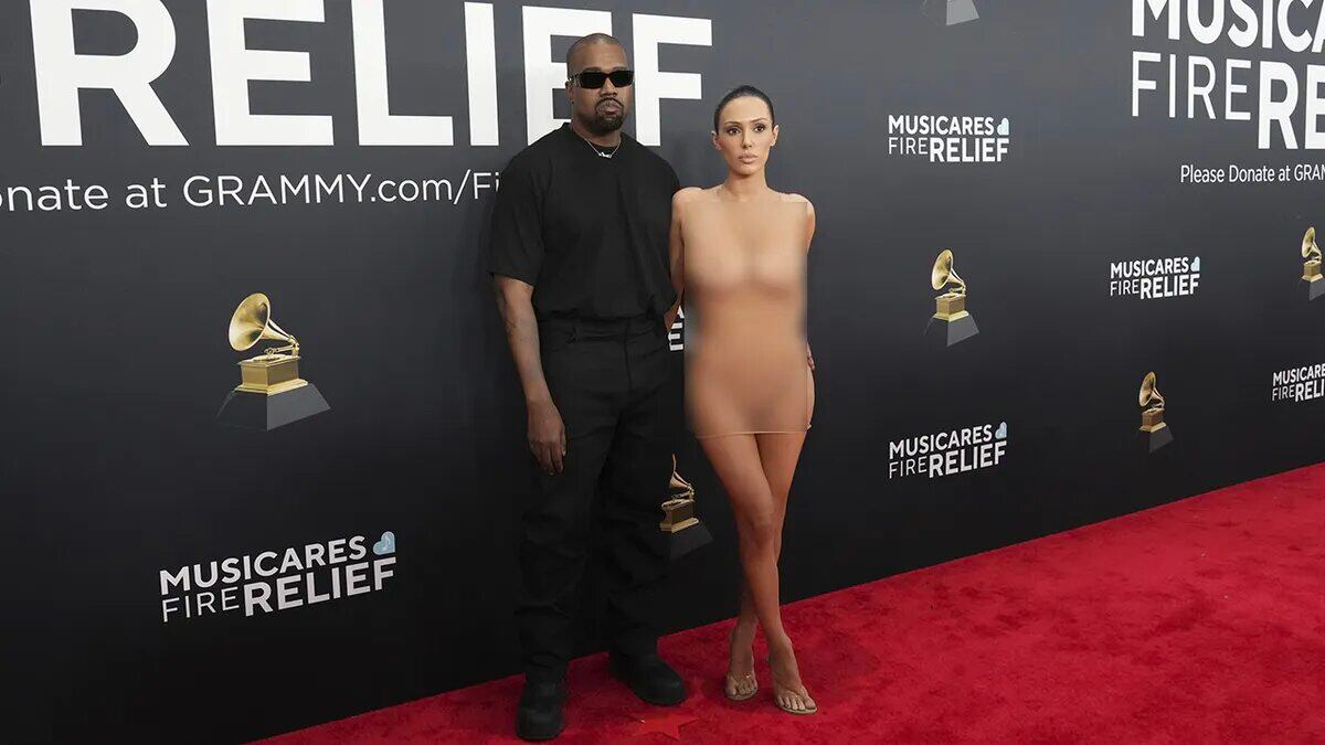 Premios Grammy 2025: el escandaloso look de Bianca Censori, la esposa de Kanye West, en la alfombra roja que se volvió viral