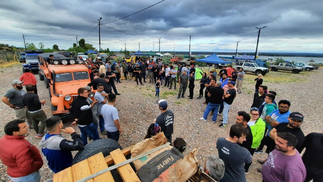 Safari Solidario, amigos se unen con el fin de materiales y alimentos para llevar adelante obras solidarias en la sociedad de Mendoza.