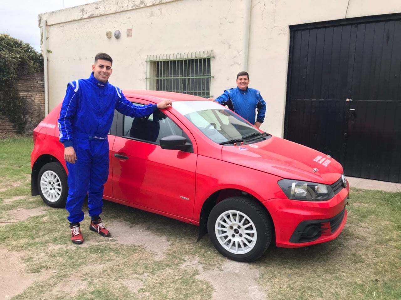 Fabricio Angulo e Iván Machado con VW Gol