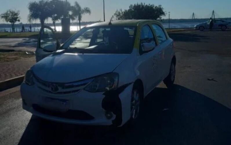 Posadas: un taxi atropelló a una mujer en la costanera de la ciudad.