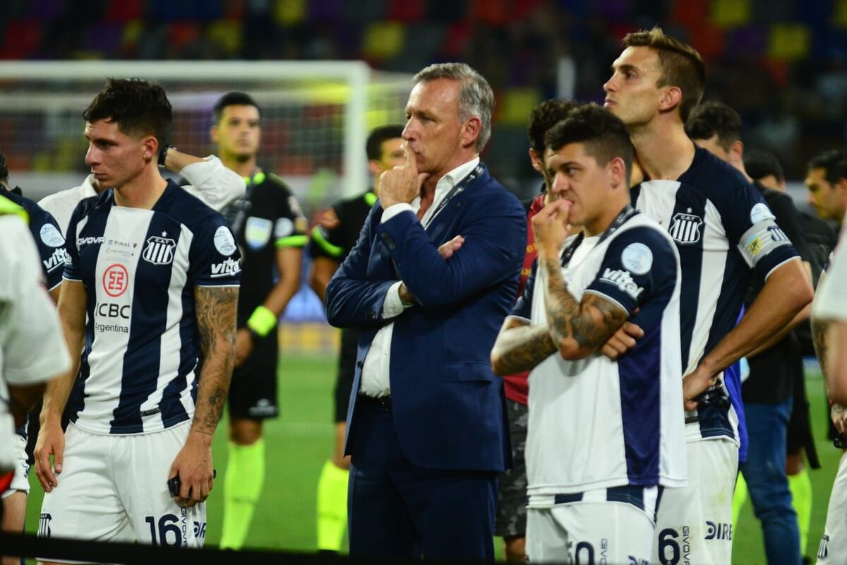 Fassi rompió el silencio sobre la salida de Komar: “Era capitán y tenía tres años de contrato”