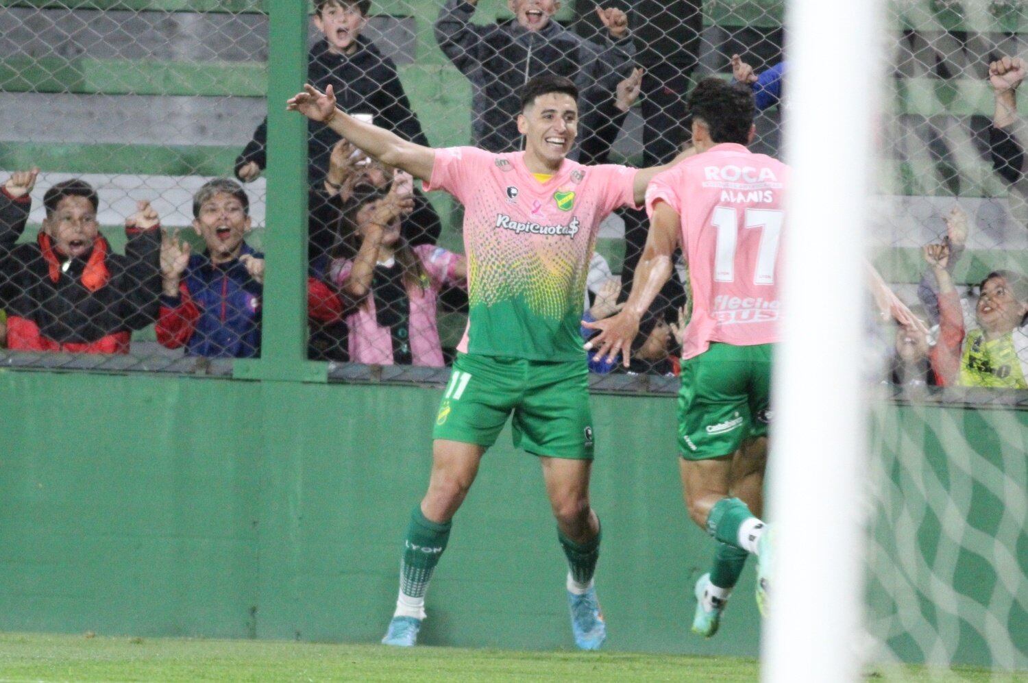 Los goles fueron de Kevin Gutiérrez y Gonzalo Alanís para los locales.