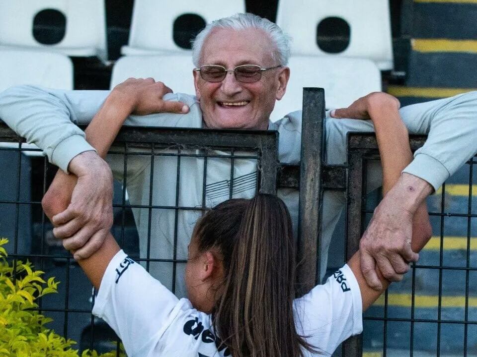 La historia se conoció a partir de una imagen donde ambos celebraban un gol.