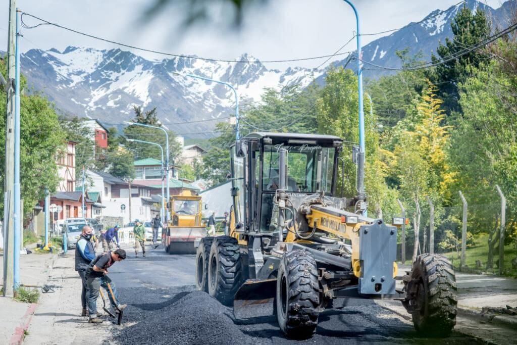 Finalizaron los trabajos de repavimentación en calle Rivadavia.