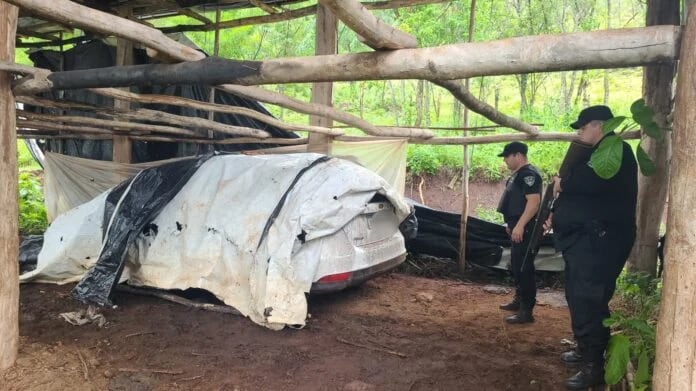 Secuestran en Mojón Grande un vehículo robado.