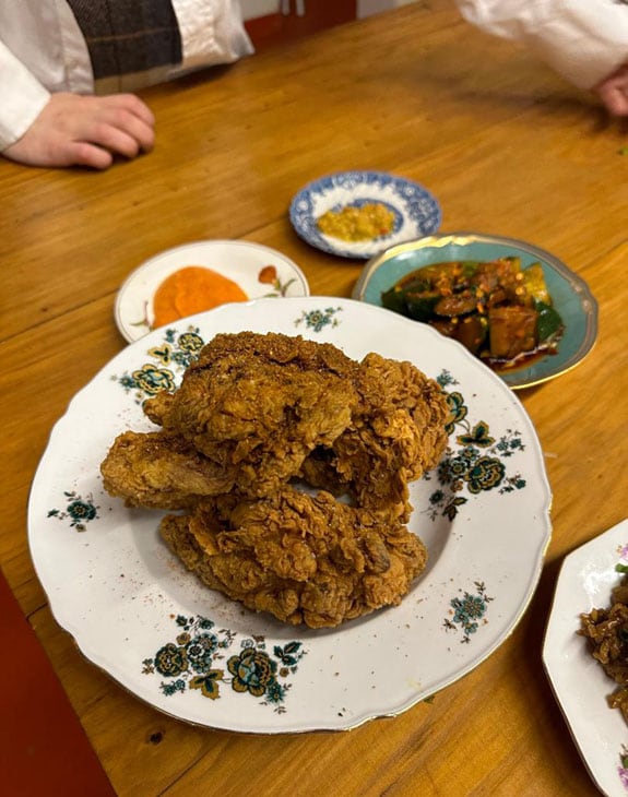 El pollo frito, uno de los platos estrella de Ácido.