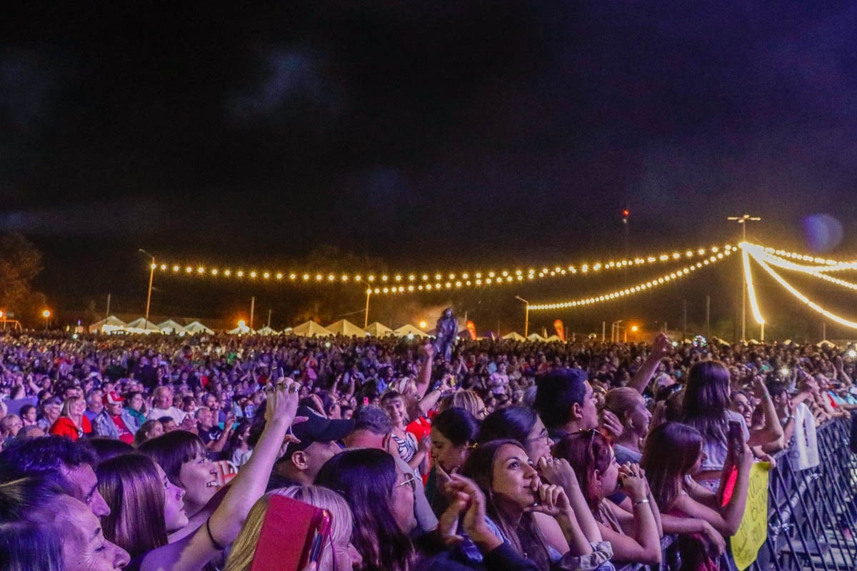 Más de 40 mil personas en la "Fiesta del Pescado y el Vino Entrerriano"