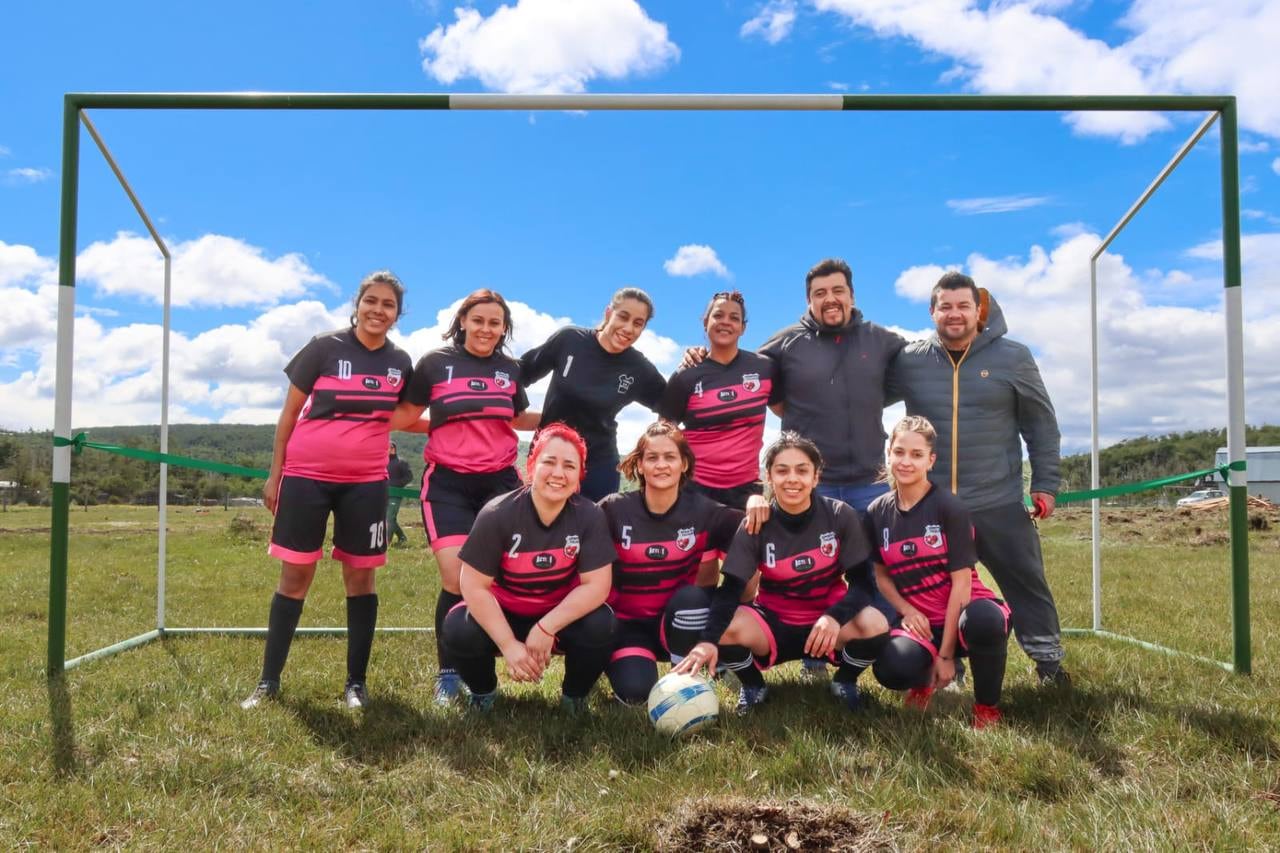 Inauguraron en Tolhuin la cancha de fútbol “Abel Aranda”