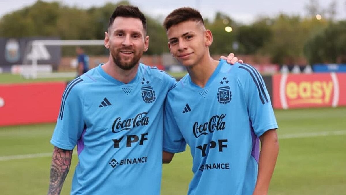 El Diablito entrenó con la Scaloneta: el futbolista chaqueño cumplió su sueño de jugar junto a Messi
