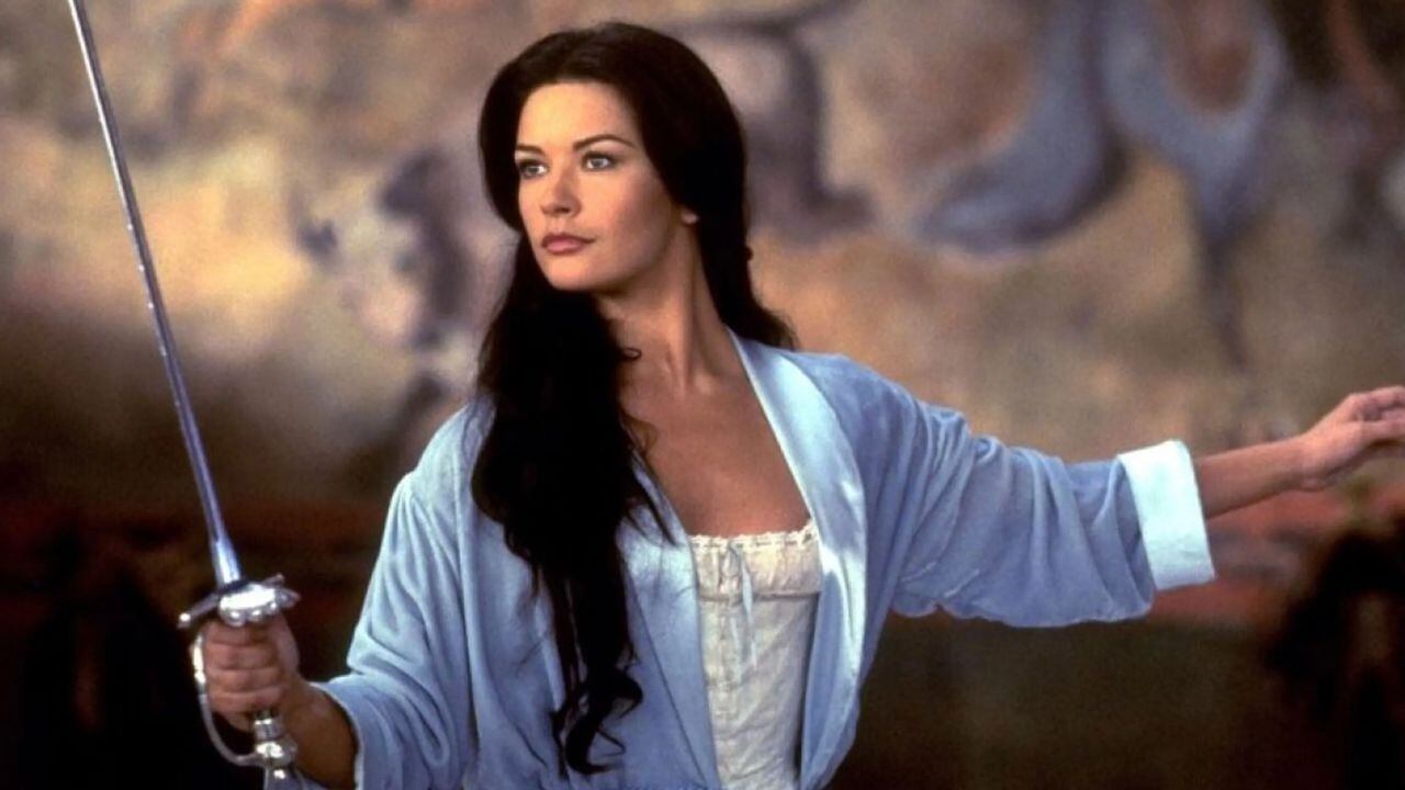 Catherine Zeta-Jones en la película "El zorro" (1998).