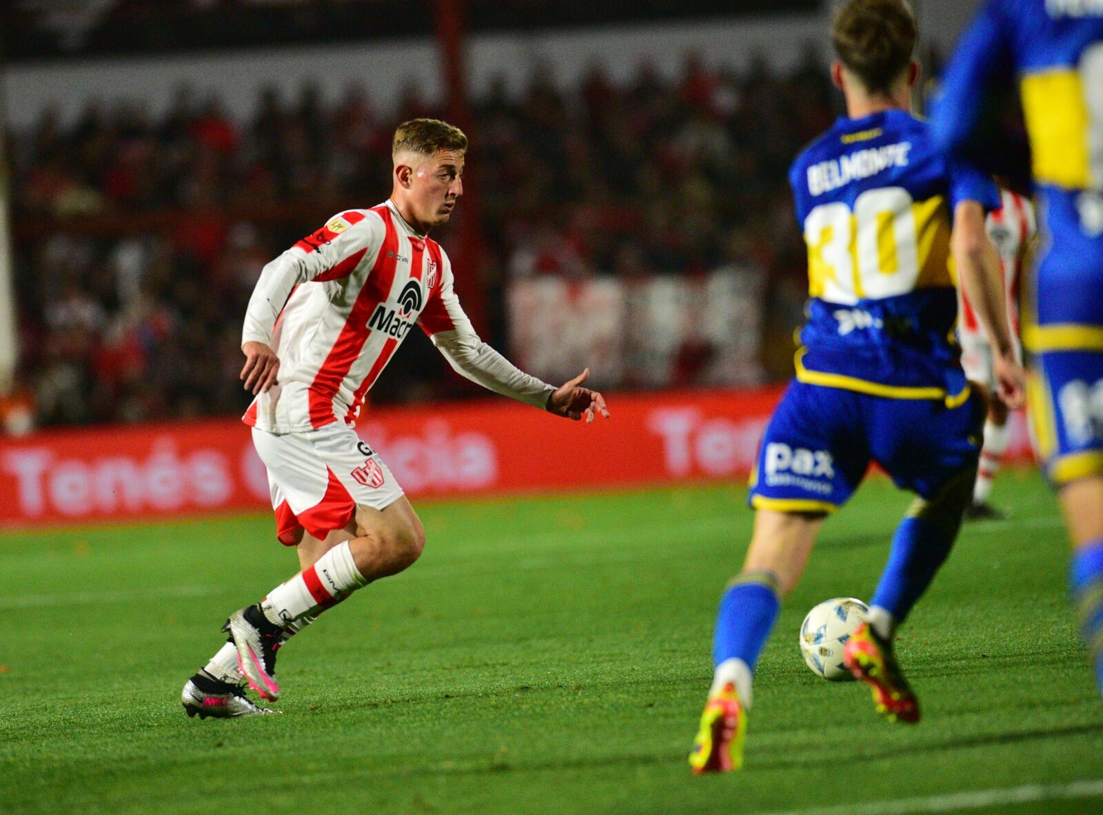 Nicolás Dubersarsky, figura de Instituto en el partido ante Boca, en el Monumental de Alta Córdoba, por la Liga Profesional. (Javier Ferreyra / La Voz)