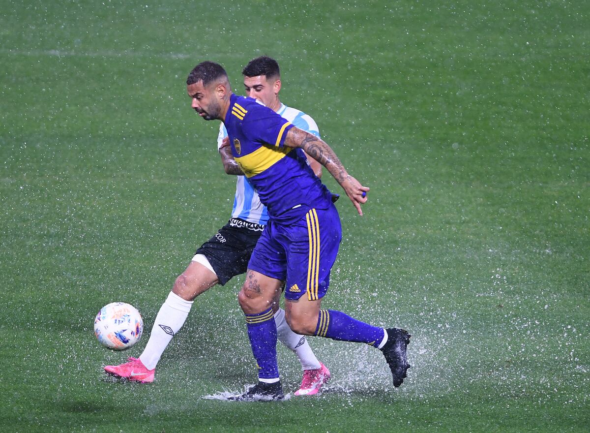 Boca rompió la peor sequía de su historia y anotó un gol después de 599 minutos