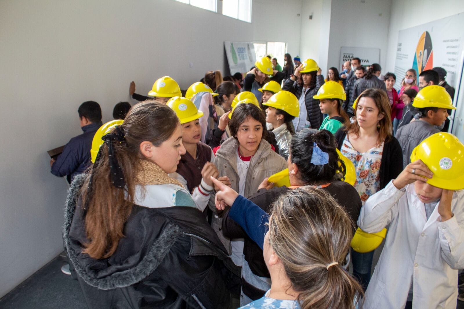 En el Día Mundial del Reciclaje alumnos de escuelas de Tres Arroyos plantaron árboles