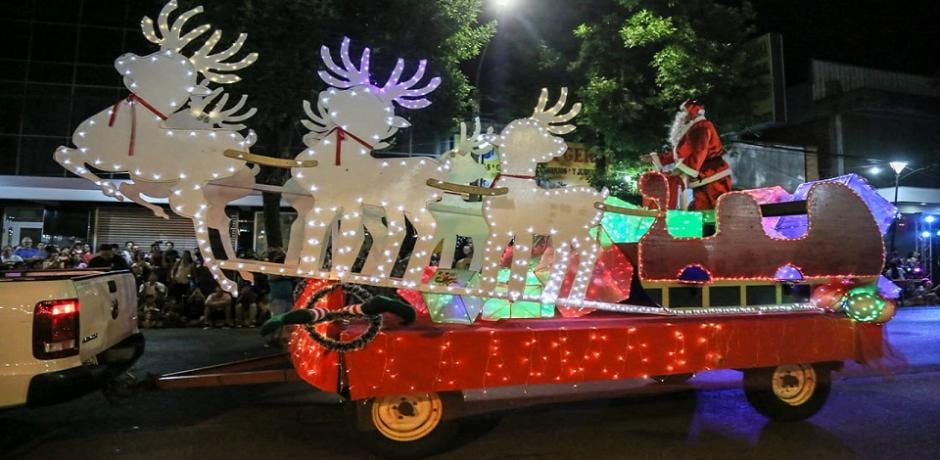 Se realizó el Desfile Navideño en Eldorado con un acompañamiento multitudinario