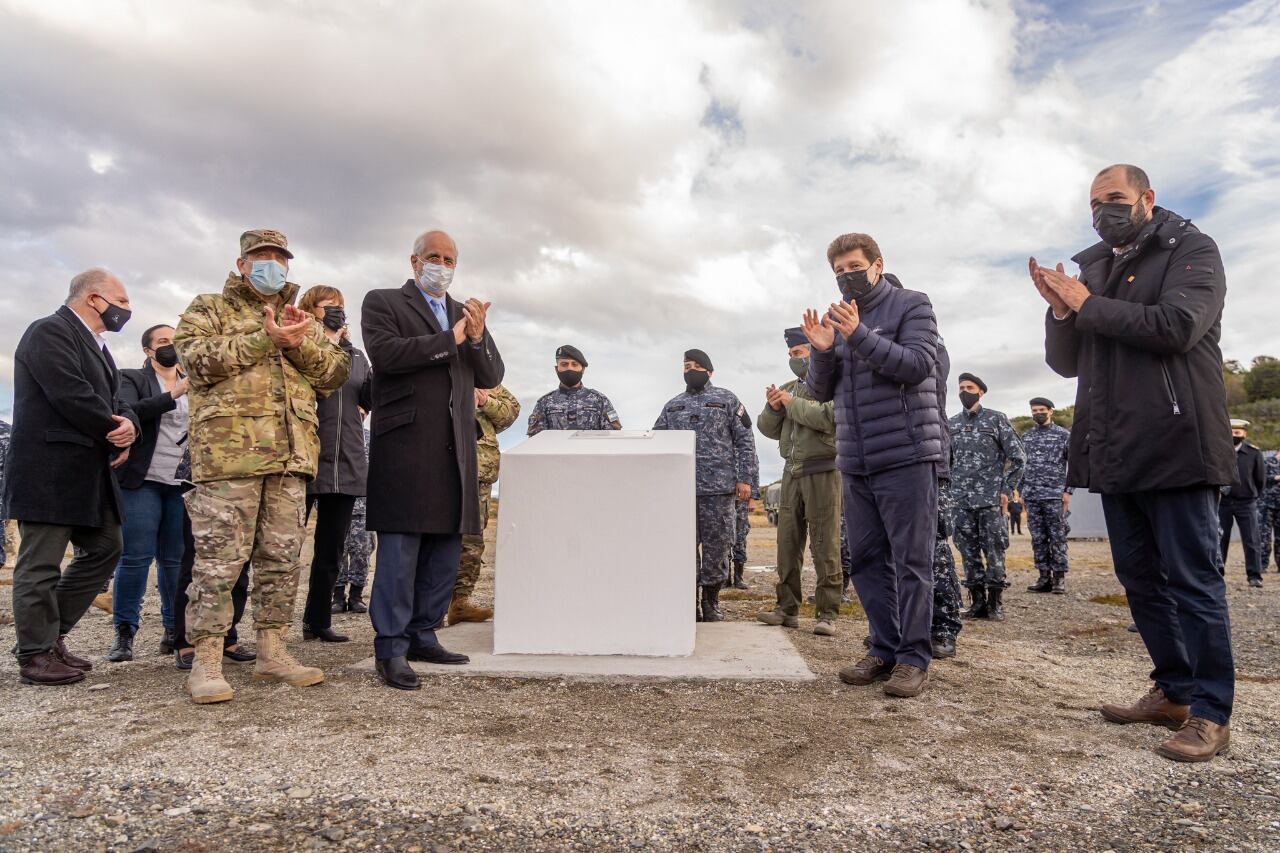 El gobernador dio detalles de cómo será y que funciones cumplirá la nueva Base Naval Integrada.