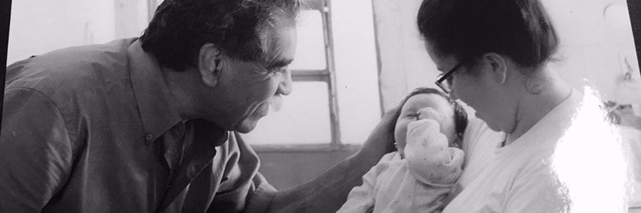 Yesica junto a su hija y su abuelo.