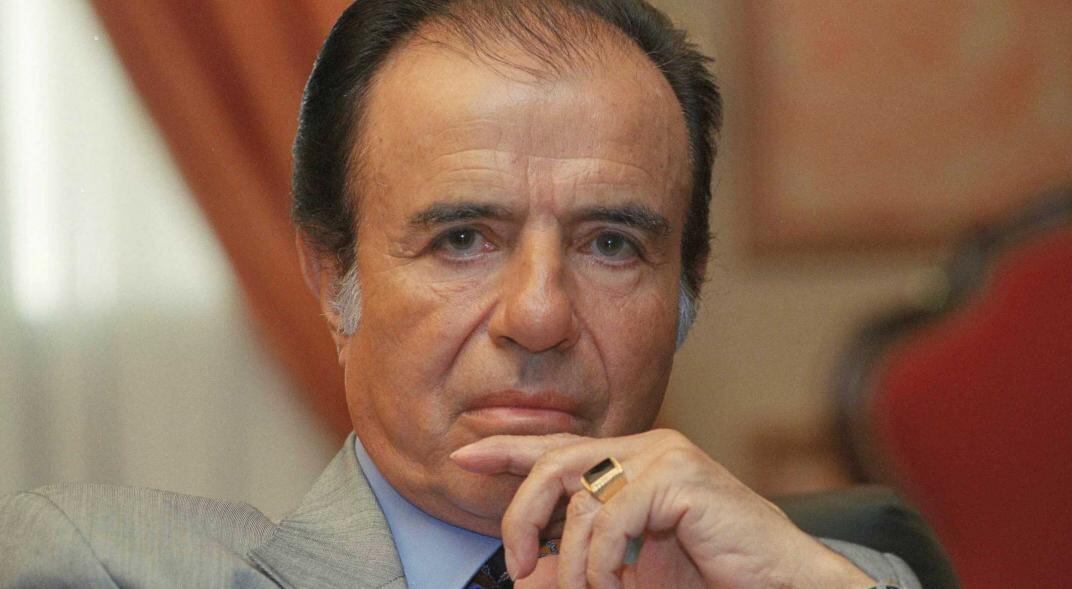 Carlos Saúl Menem (Anillaco, La Rioja; 2 de julio de 1930-Buenos Aires, 14 de febrero de 2021), presidente de la Nación Argentina entre 1989 y 1999 y gobernador de la provincia de La Rioja en los períodos 1973-1976 y 1983-1989. Desde 2005 hasta 2021 fue senador nacional, en representación de la provincia de La Rioja.