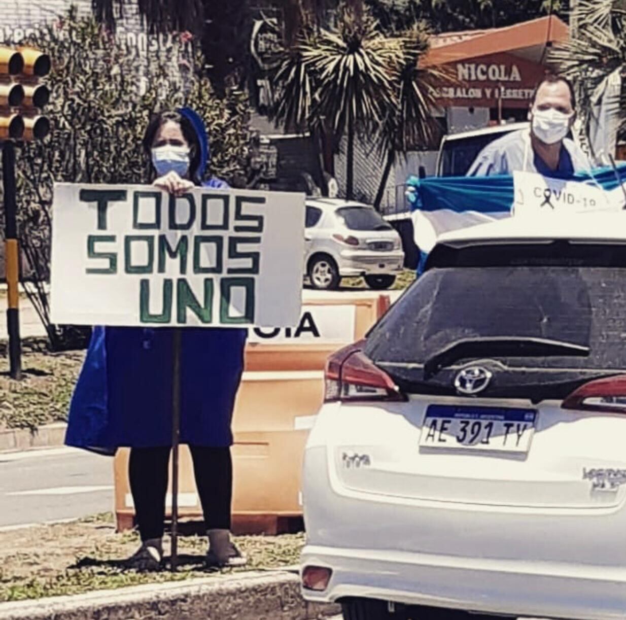 Continúan las protestas de los trabajadores del Hospital Sayago en reclamo a un aumento salarial y reconocimiento del personal de riesgo