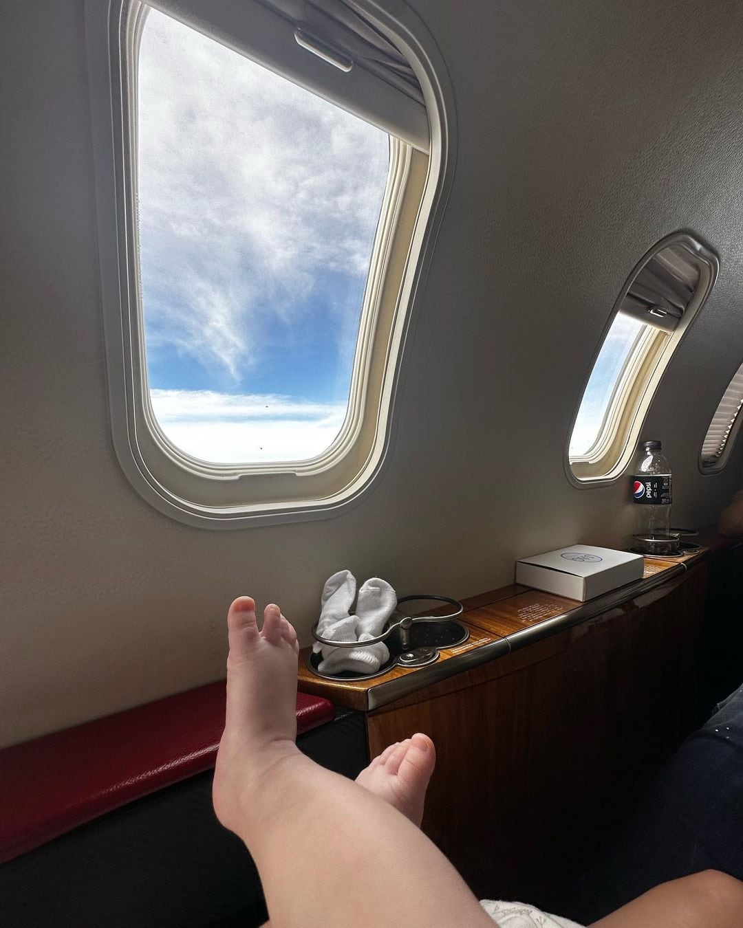 Barby Franco aseguró que la pequeña se había portado bien durante el vuelo.