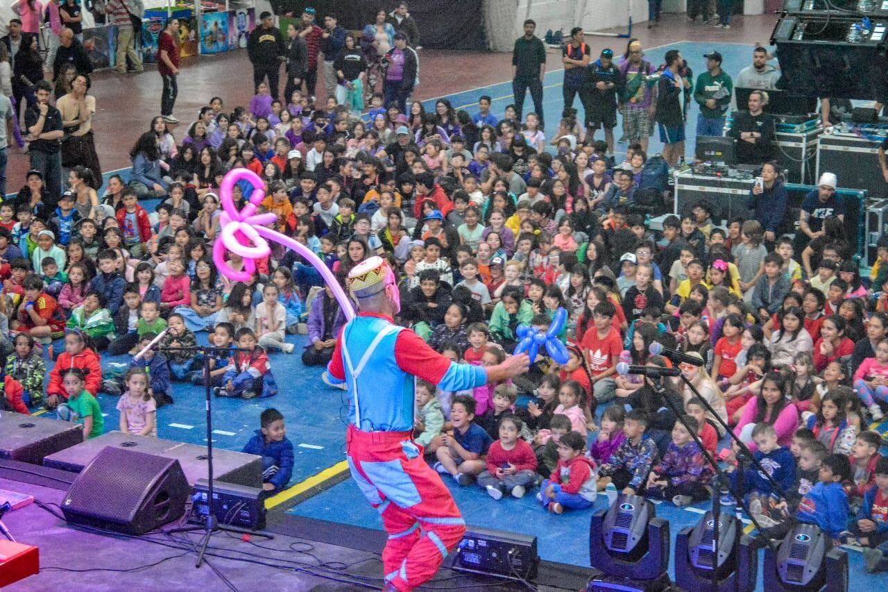 Ushuaia: taller de máscaras y de trajes de carnaval