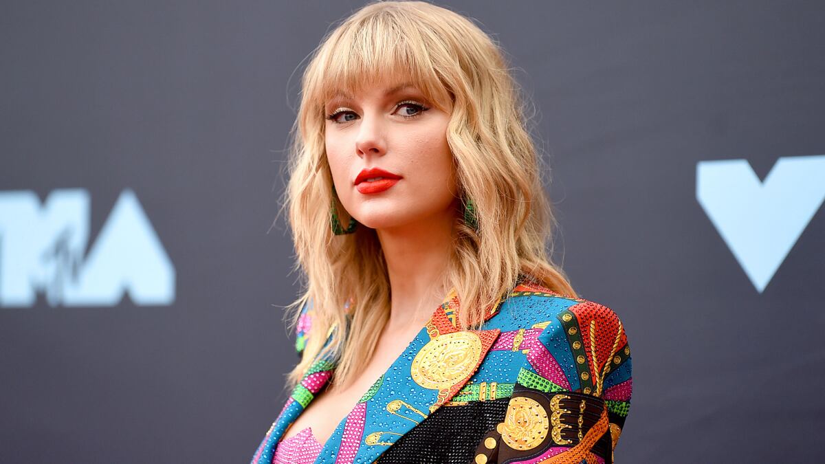 ¡El destape de Taylor Swift! La cantante paseó en bikini y causó furor entre sus seguidores