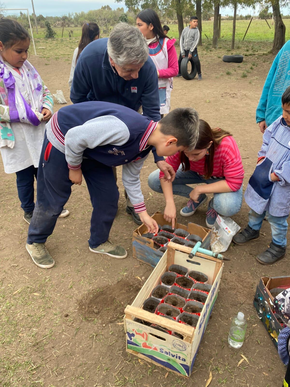 Taller de Eco Huerta en la Escuela Rural Nº 20 de Tres Arroyos