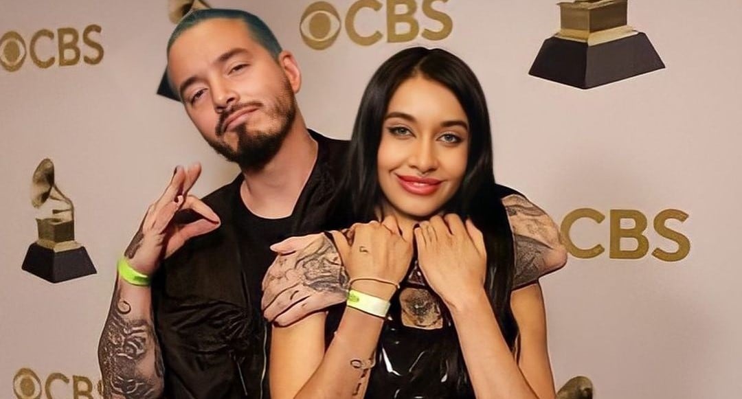 María Becerra y J Balvin antes de su presentación en los Grammys 2022