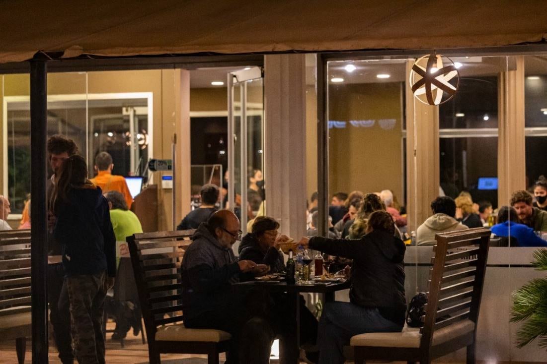 Los turistas colmaron los restaurantes el fin de semana. Foto 