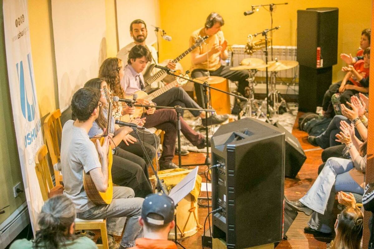 “Canciones Latinoamericanas” se presentó en Ushuaia