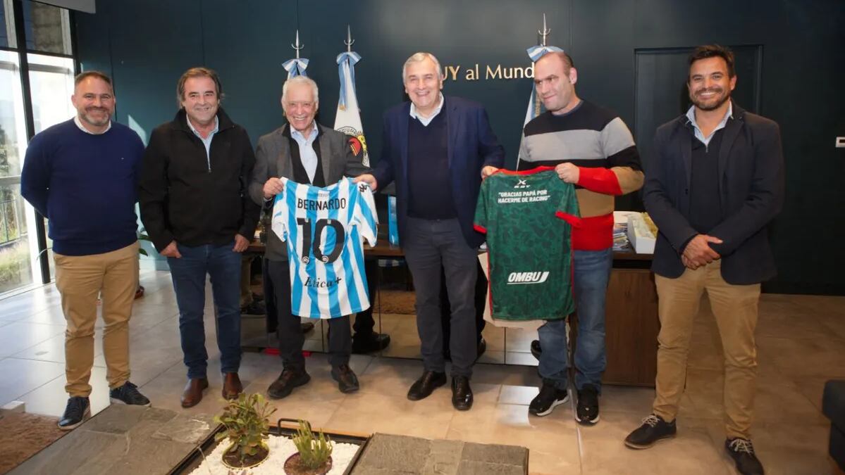 En una visita de cortesía, los presidentes del Racing Club de Avellaneda, Víctor Blanco, y del Club Agropecuario Argentino, Bernardo Grobocopatel, agradecieron a las autoridades jujeñas las atenciones recibidas en la provincia.