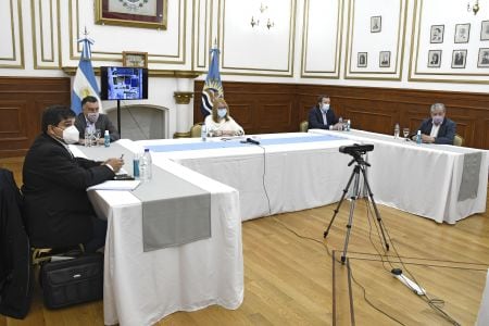 El presidente Aníbal Fernández realizó el anuncio de ampliación de obras para el sistema de salud en una reunión virtual.