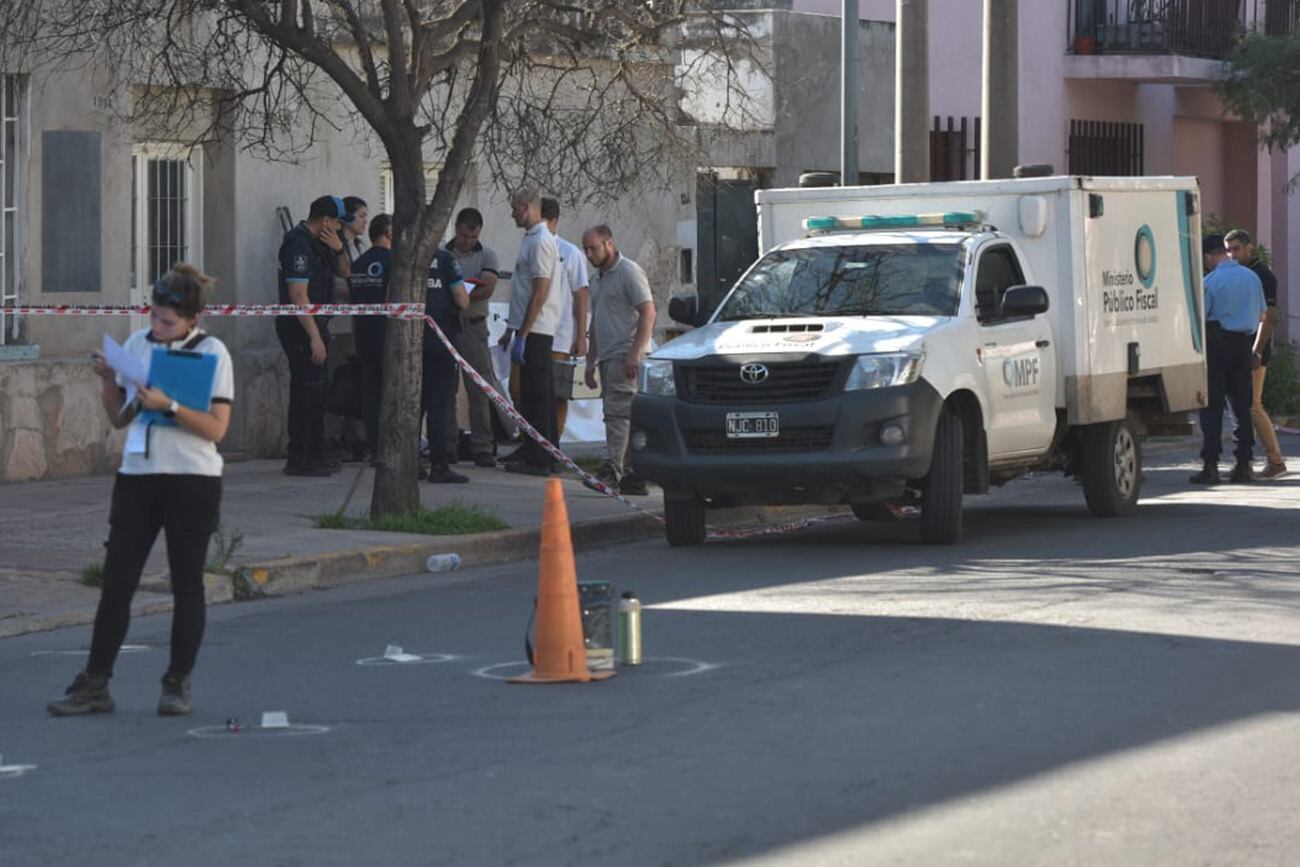 Presunto motochoro fue ultimado de un balazo por un policía tras un asalto.