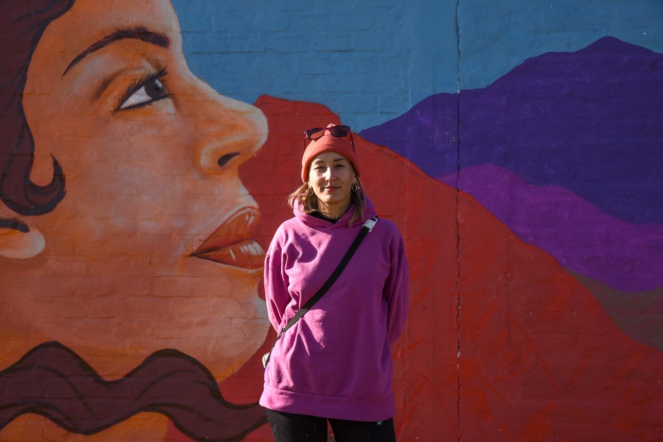 Carla Korla, pintaba desde que era niña y descubrió su pasión por los murales.