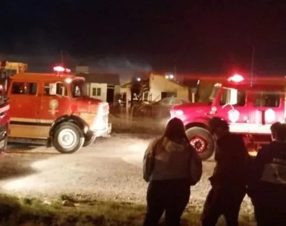 Brian Torres, de 32 años llegó a la casa de su papá, en el barrio San Benito, prendió la luz y se prendió fuego.