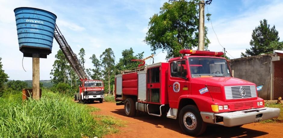 Eldorado: realizaron 
limpieza del tanque de agua del barrio Elena.