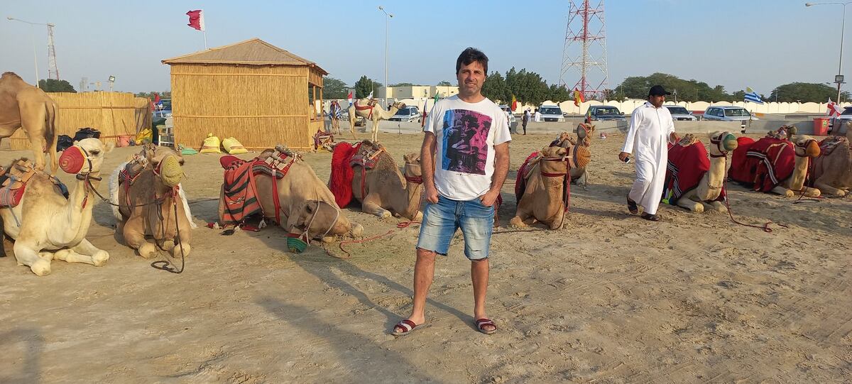 Un santafesino se hizo viral en Twitter por vender arena de Qatar: “Pudo haberla pisado Messi o Scaloni”
