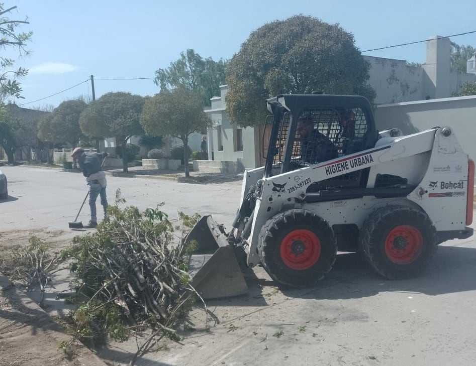 Barrios Limpios trabajó en Copetonas de cara a la Fiesta del Mate y la Torta frita