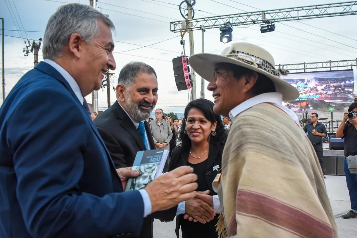 El gobernador Morales y el intendente Jorge encabezaron el acto inaugural de la plaza y el monumento en honor al general Manuel Eduardo Arias, como cierre del año en recordación del bicentenario de su paso a la inmortalidad.