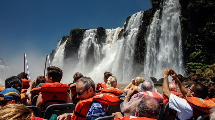 Este fin de semana largo, el Parque Nacional Iguazú recibirá visitantes hasta las 13 horas.